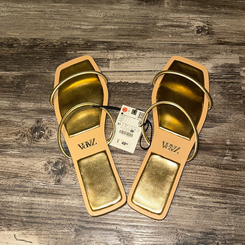 Zara Sandal Size 41- Gold- Nwt